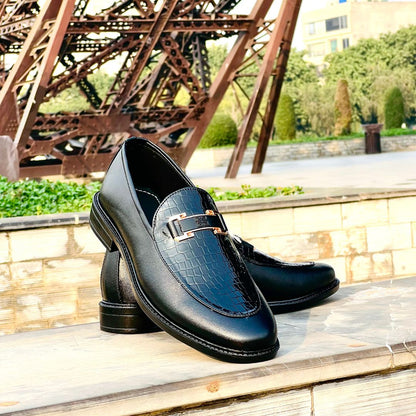 TEXTURED BLACK FORMAL LOAFER