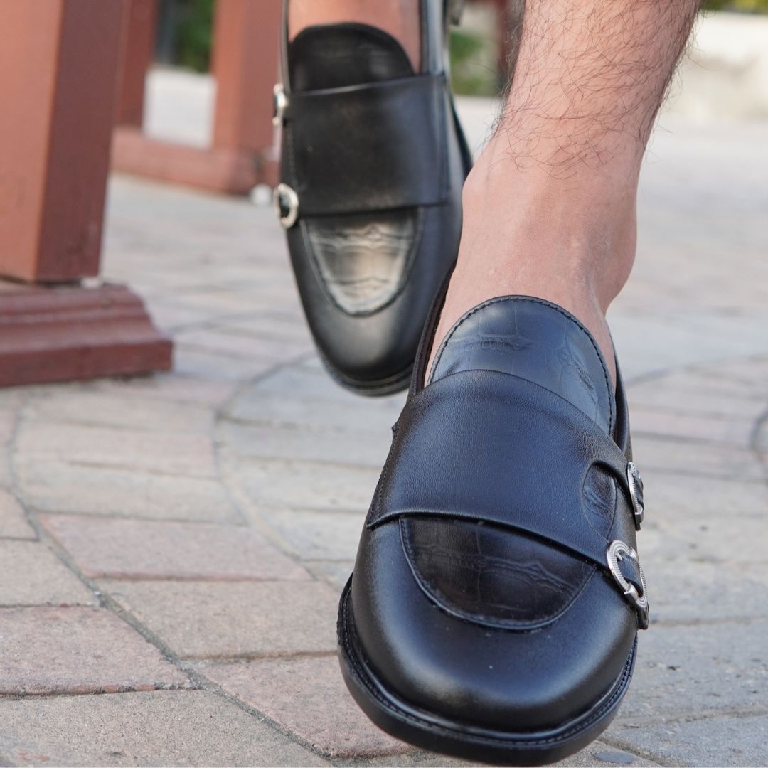 BLACK STRAP LOAFER